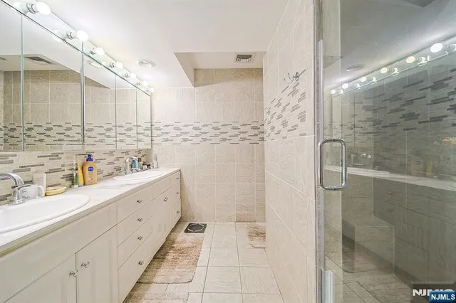 $799,000 | 1018 Palisade Avenue, Unit 7, Fort Lee, NJ 07024