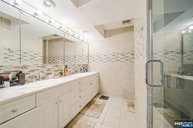 $799,000 | 1018 Palisade Avenue, Unit 7, Fort Lee, NJ 07024