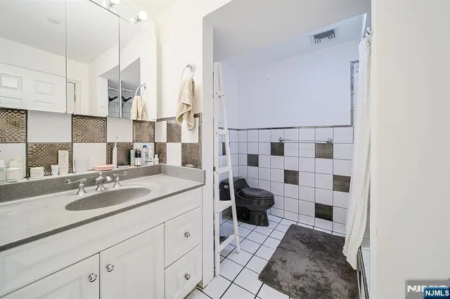 $799,000 | 1018 Palisade Avenue, Unit 7, Fort Lee, NJ 07024