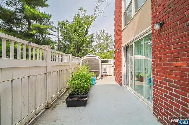 $799,000 | 1018 Palisade Avenue, Unit 7, Fort Lee, NJ 07024