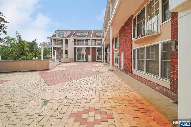 $799,000 | 1018 Palisade Avenue, Unit 7, Fort Lee, NJ 07024