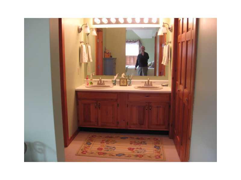 35 Winsor Green Road, Unit 29 Naples, ME 04055 - Photo 20 of 26 Bathroom.