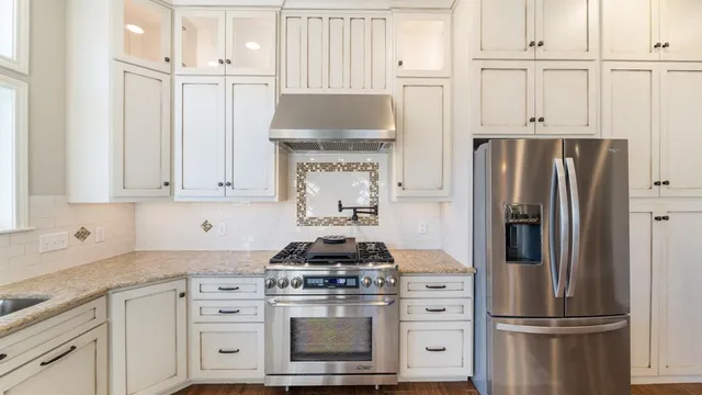 $799,000 | 116 1st Oak Drive, Enchanted Oaks, TX 75156