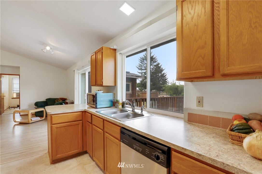 18105 Pendleton Street Southwest Rochester, WA 98579 - Photo 6 of 25