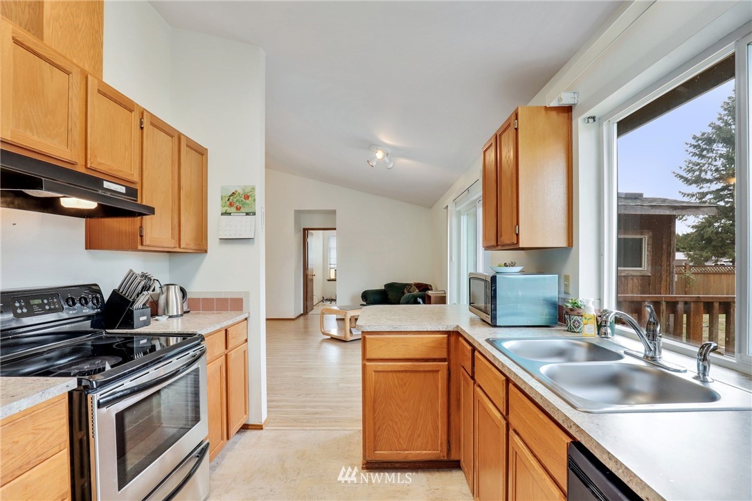 18105 Pendleton Street Southwest Rochester, WA 98579 - Photo 8 of 25