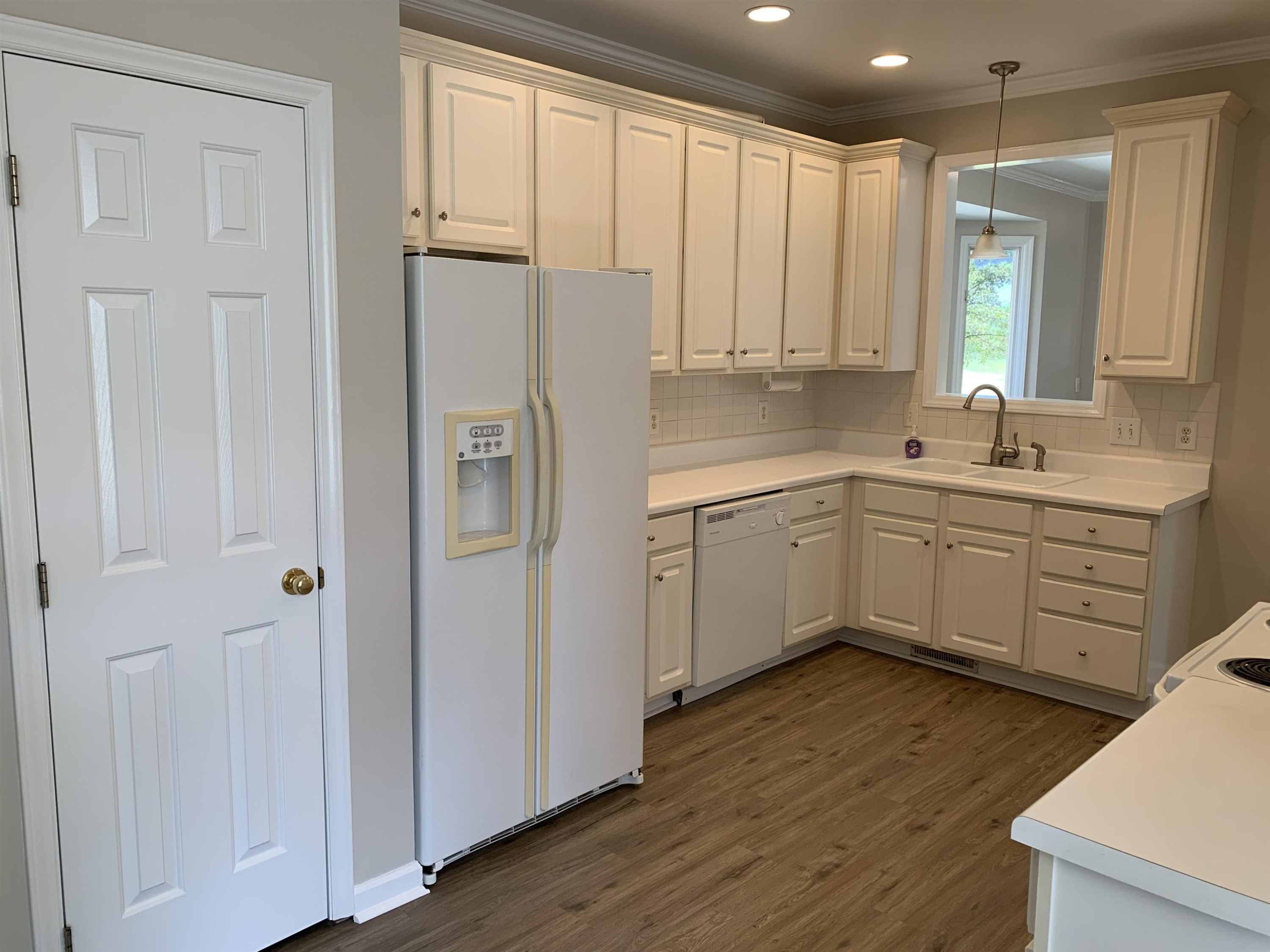 1916 Castle Pines Drive Raleigh, NC 27604 - Photo 9 of 21 Kitchen with Pantry