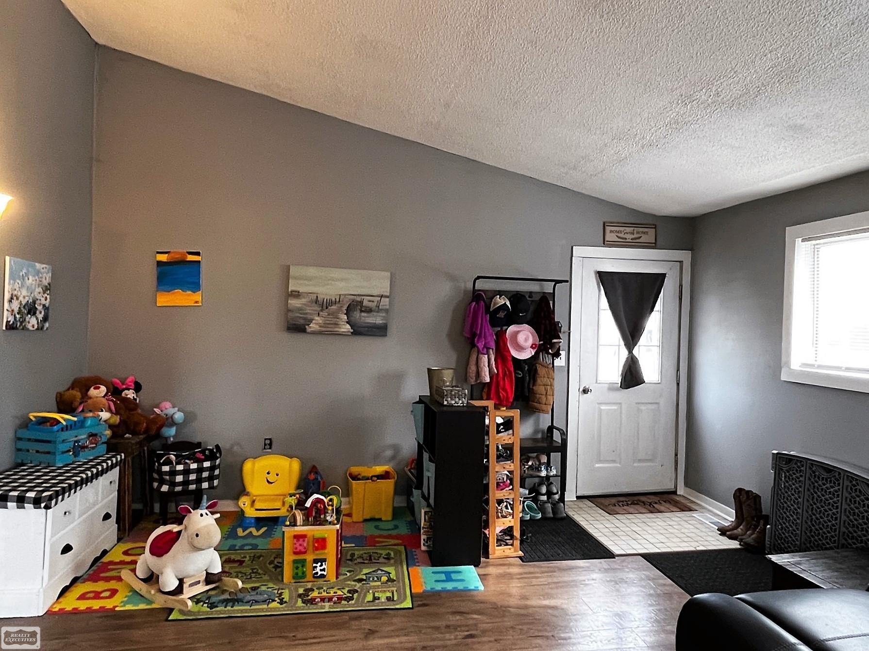 1735 Galbraith Line Road Yale, MI 48097 - Photo 13 of 35 50085565-12.JPG