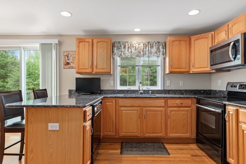 57 Ledge Road, Unit B Seabrook, NH 03874 - Photo 4 of 38 Gallery Image 4