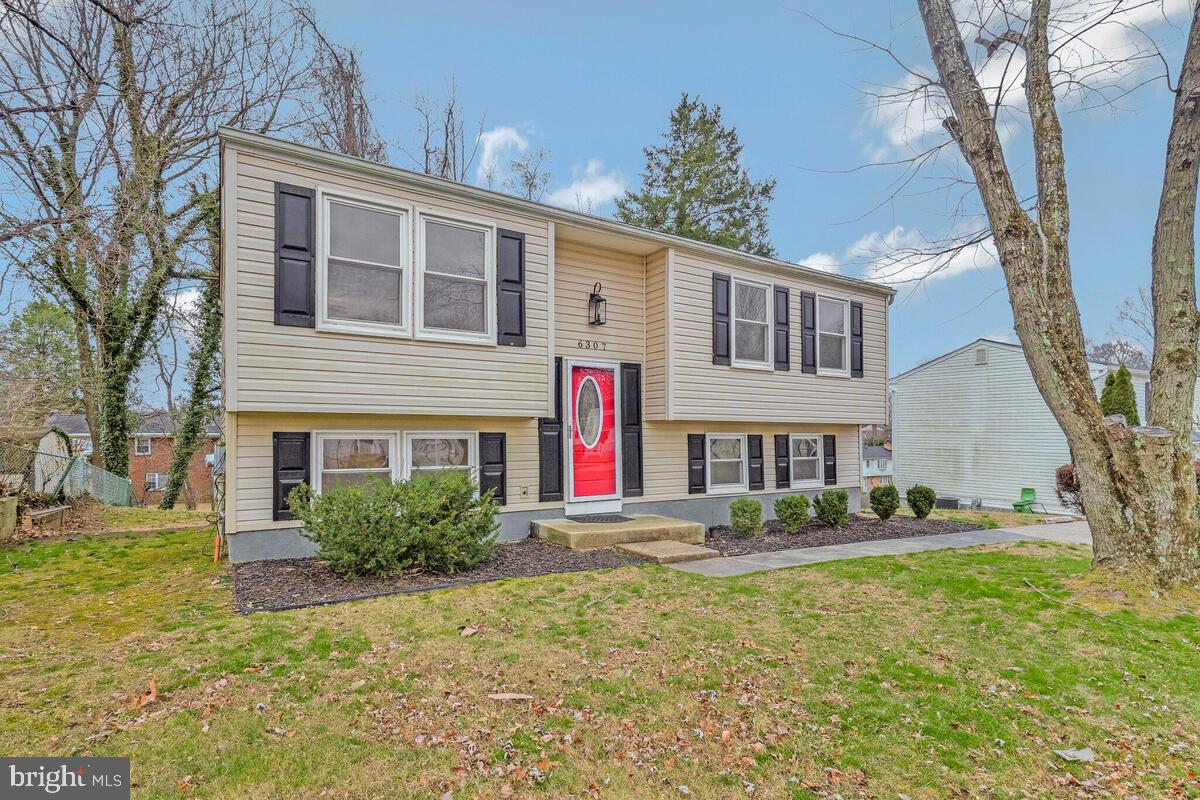 6307 Willow Way Clinton, MD 20735 - Photo 2 of 31