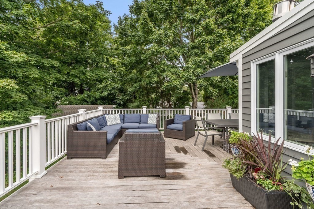 123 Elgin Road Pocasset, MA 02559 - Photo 12 of 41