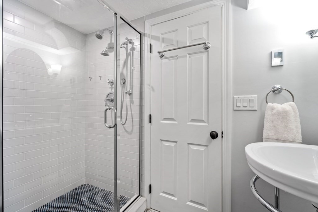 123 Elgin Road Pocasset, MA 02559 - Photo 28 of 41