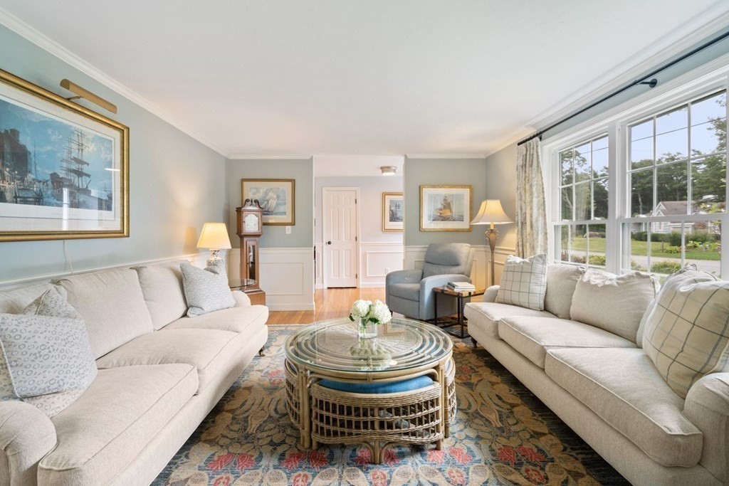 123 Elgin Road Pocasset, MA 02559 - Photo 5 of 41