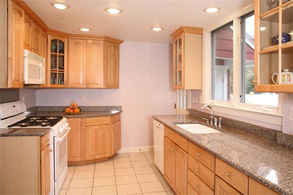 46 Cleveland Road Wellesley, MA 02481 - Photo 2 of 7