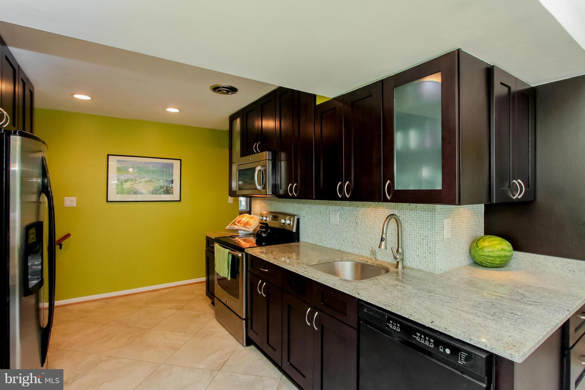 6729 Hopewell Avenue Springfield, VA 22151 - Photo 12 of 28 Kitchen