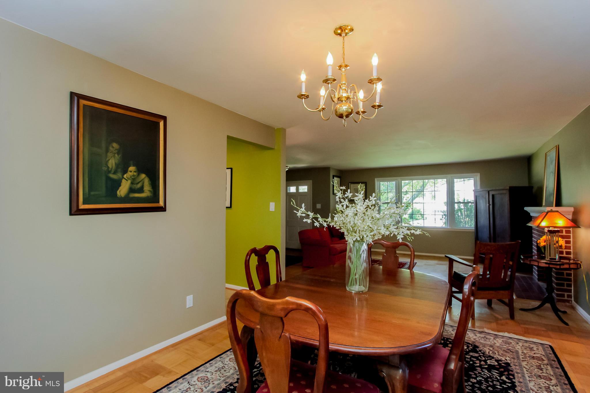 6729 Hopewell Avenue Springfield, VA 22151 - Photo 9 of 28 Dining Room