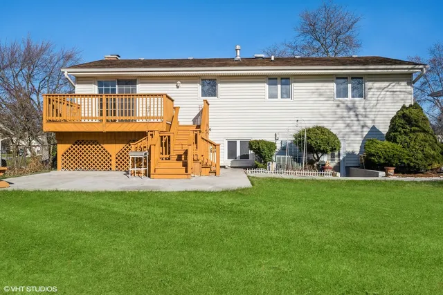 $499,000 | 829 Pinehurst Lane, Schaumburg, IL 60193