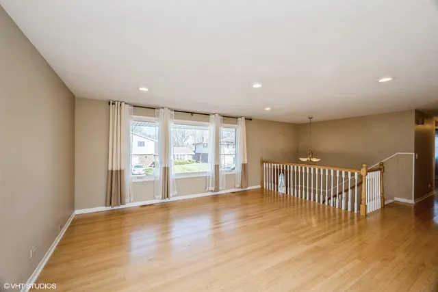 $499,000 | 829 Pinehurst Lane, Schaumburg, IL 60193