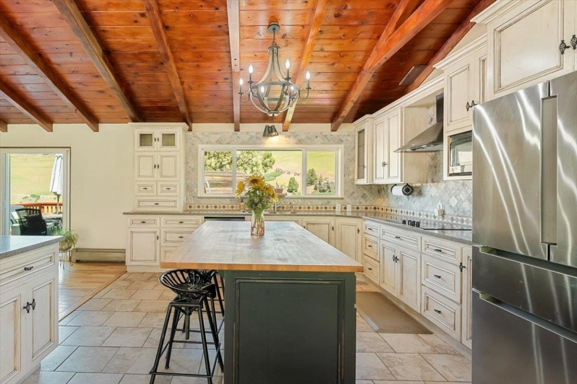 13305 Ager Beswick Road Montague, CA 96064 - Photo 8 of 49 Gallery Image 8