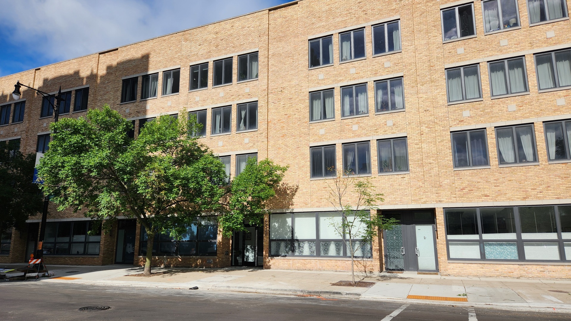 4428 North Sheridan Road, Unit 4H Chicago, IL 60640 - Photo 2 of 20