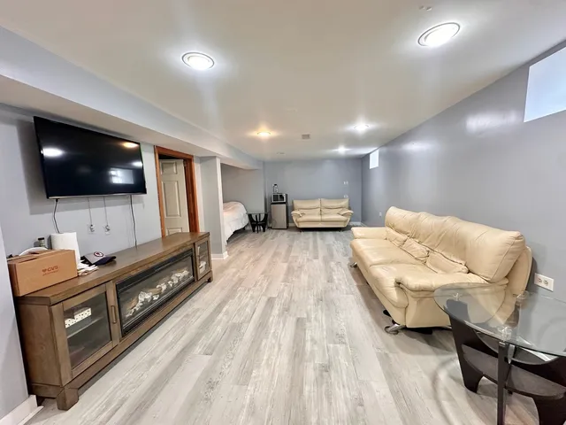 $329,900 | 4131 West 81st Place, Chicago, IL 60652