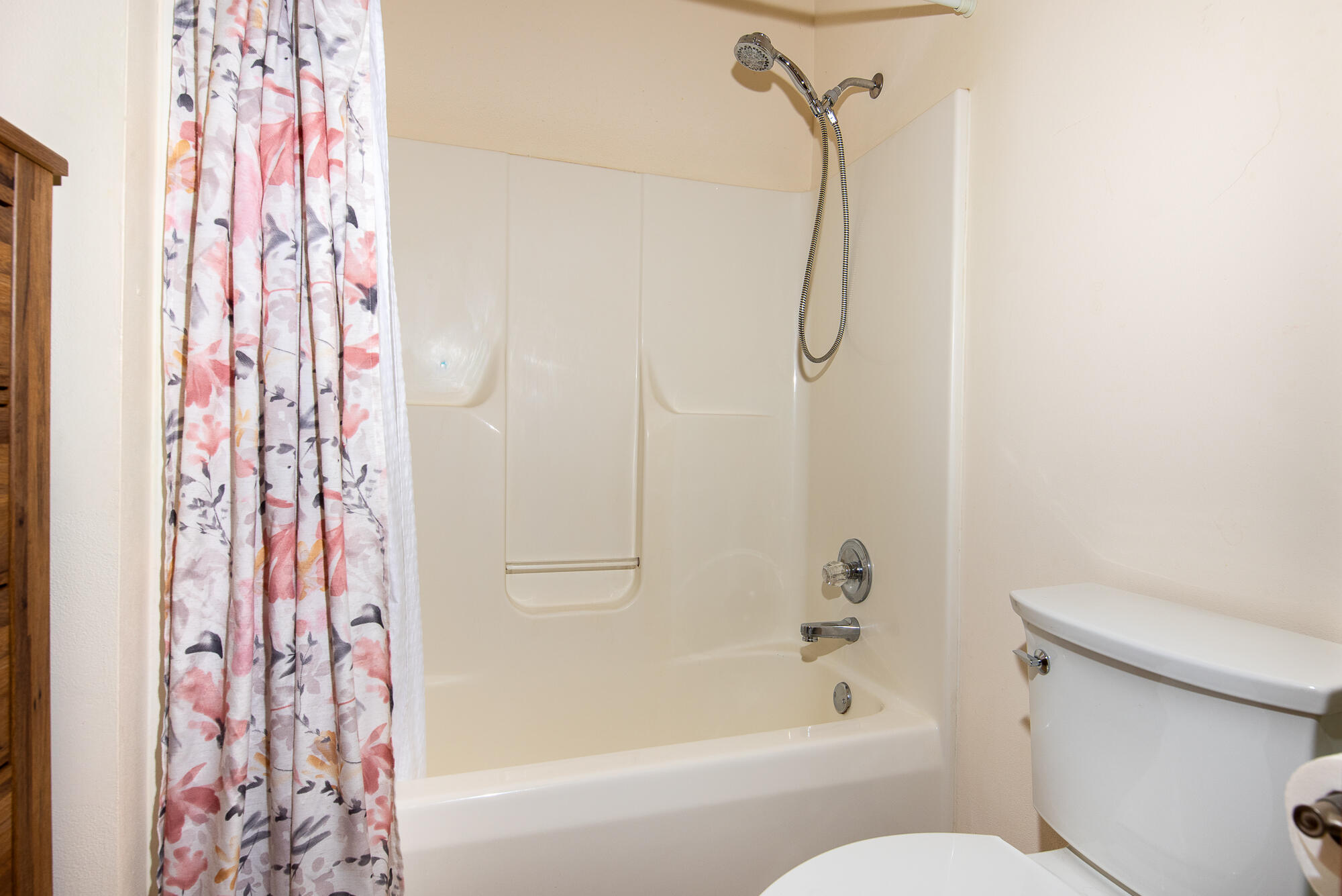 6423 Anforest Lane Mount Pleasant, WI 53406 - Photo 16 of 31 Master Bedroom Bathroom with shower over tub