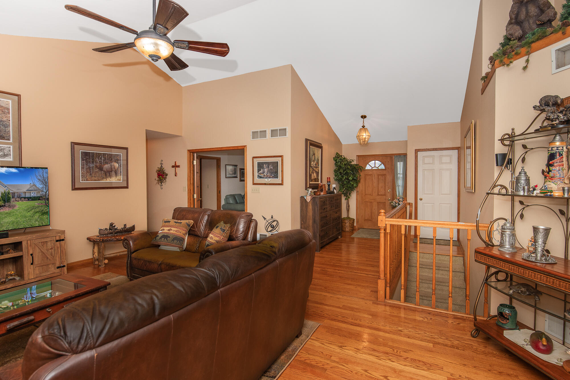 6423 Anforest Lane Mount Pleasant, WI 53406 - Photo 4 of 31 Great Room looking towards front hallway entrance