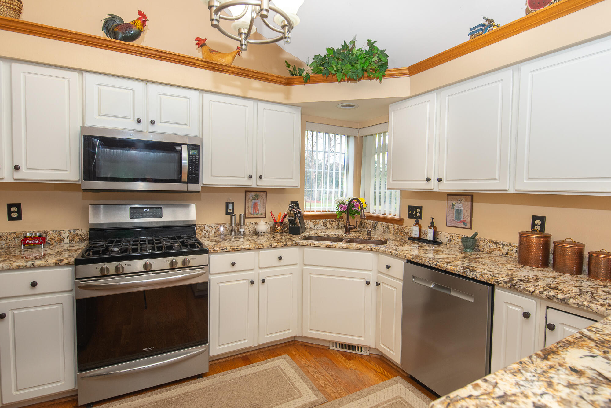 6423 Anforest Lane Mount Pleasant, WI 53406 - Photo 7 of 31 Stainless steel appliances