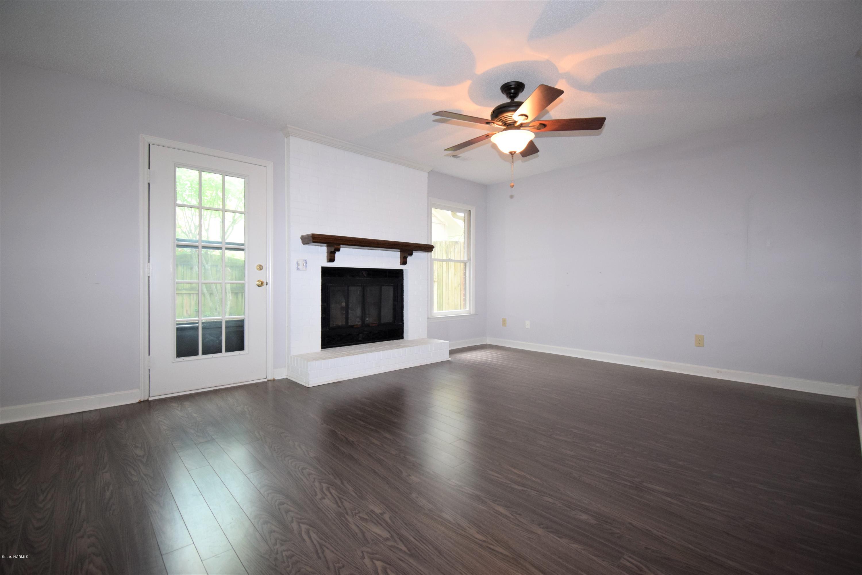 1985 Quail Ridge Road, Unit I Greenville, NC 27858 - Photo 3 of 18 DSC_3819