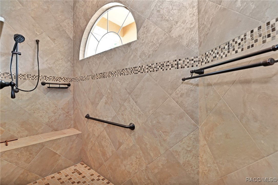 6 Byrsonima Loop Homosassa, FL 34446 - Photo 24 of 48 MASTER TUB