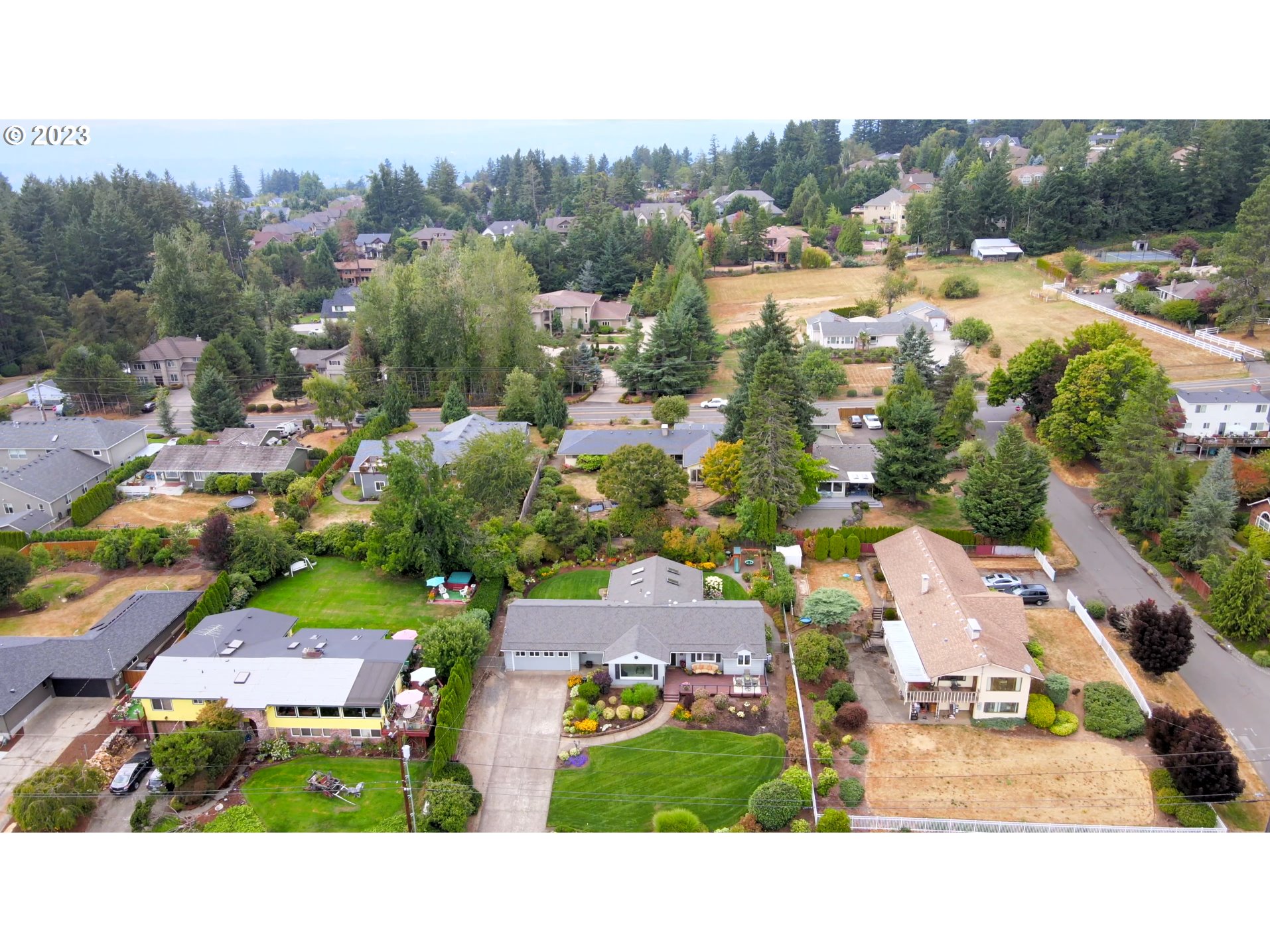 10335 Southeast Cresthill Road Happy Valley, OR 97086 - Photo 35 of 38 Gallery Image 35