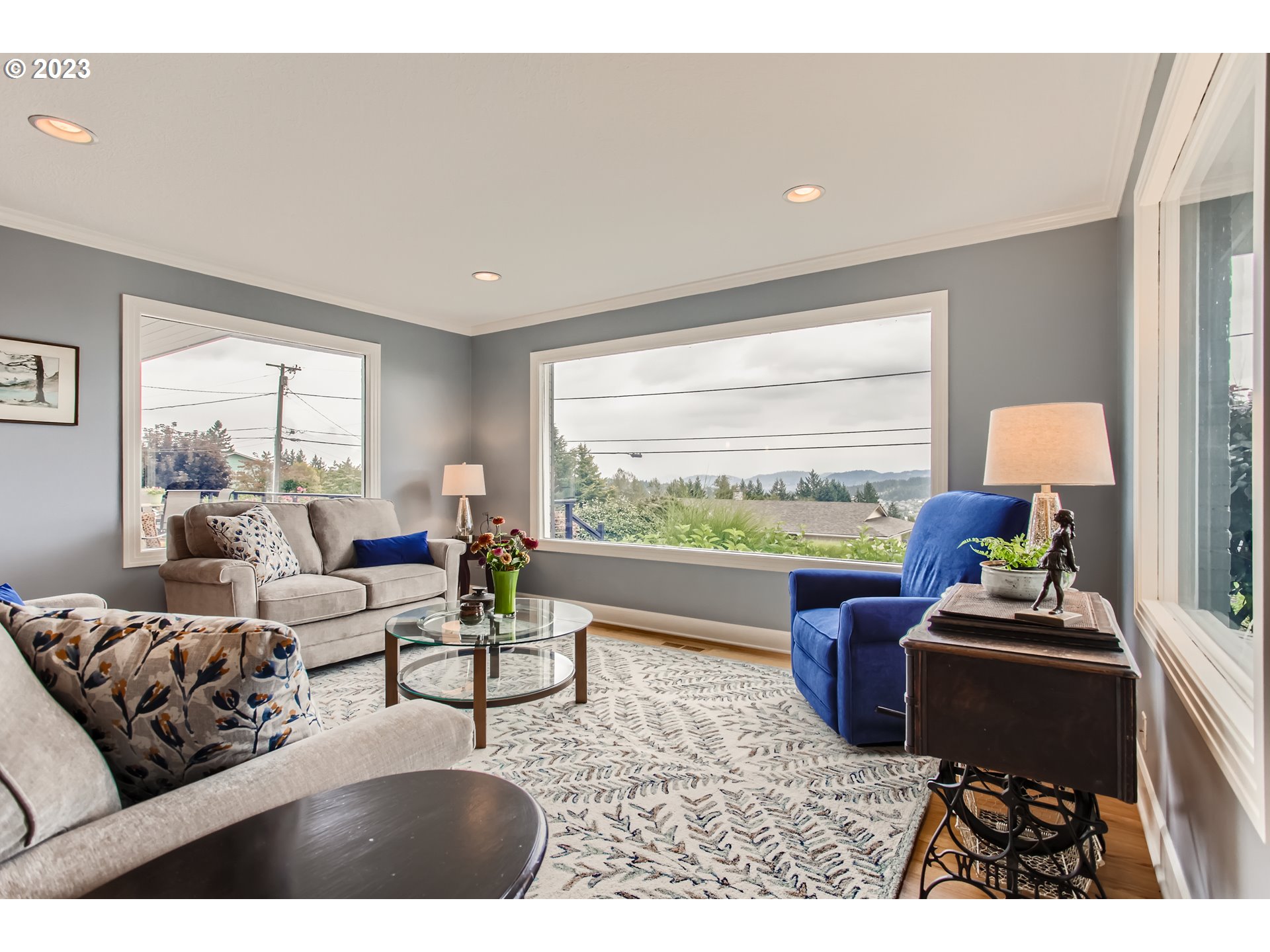 10335 Southeast Cresthill Road Happy Valley, OR 97086 - Photo 5 of 38 Gallery Image 5