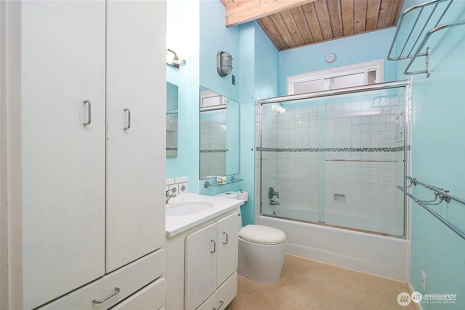 311 Northeast 95th Street Seattle, WA 98115 - Photo 12 of 15