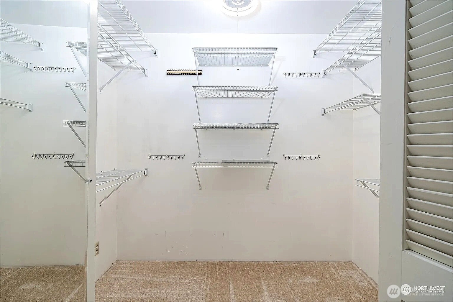 311 Northeast 95th Street Seattle, WA 98115 - Photo 13 of 15
