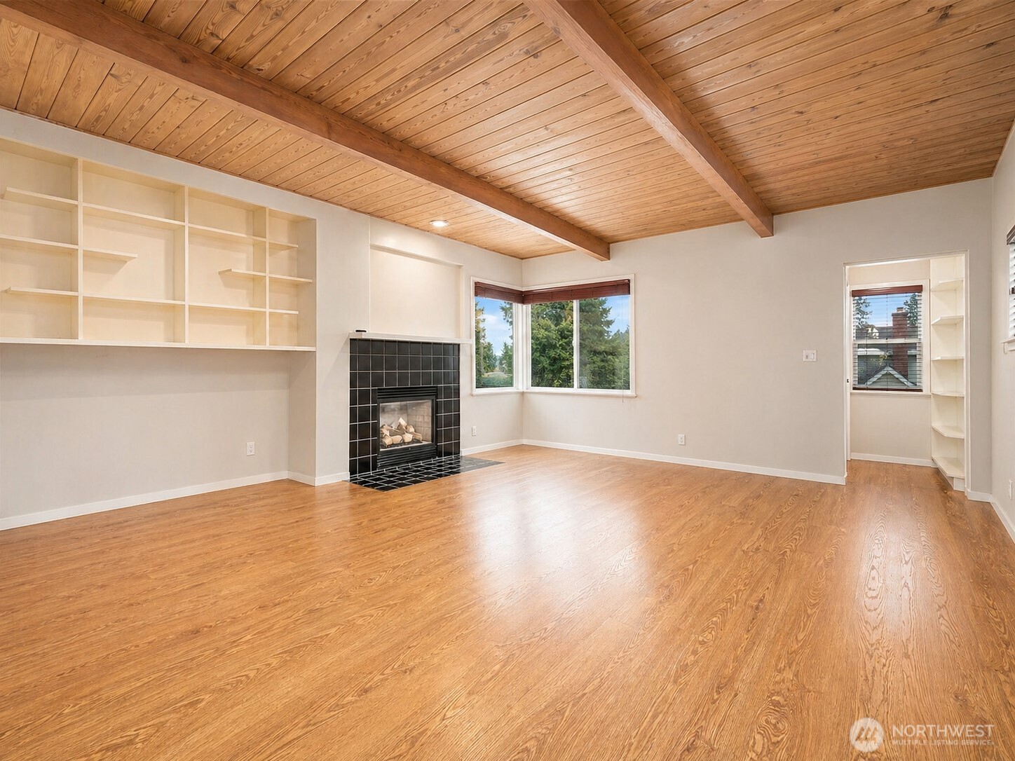 311 Northeast 95th Street Seattle, WA 98115 - Photo 3 of 15