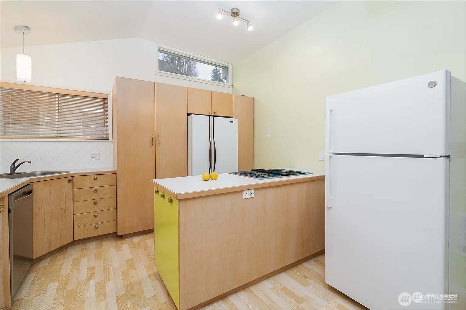 311 Northeast 95th Street Seattle, WA 98115 - Photo 4 of 15