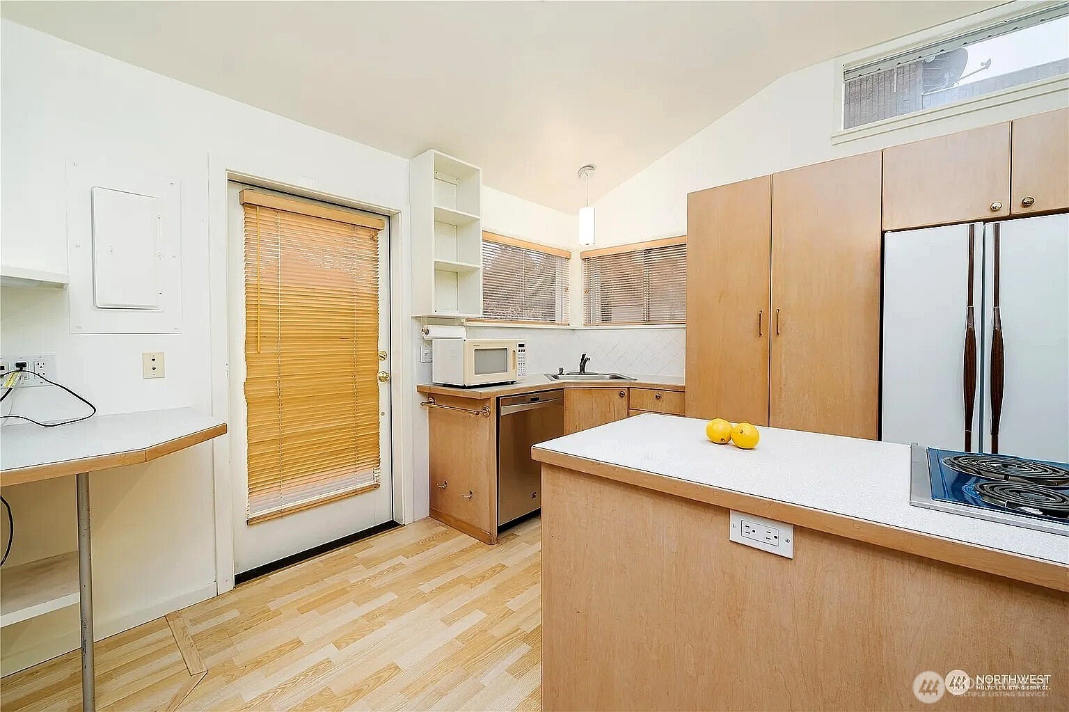 311 Northeast 95th Street Seattle, WA 98115 - Photo 6 of 15