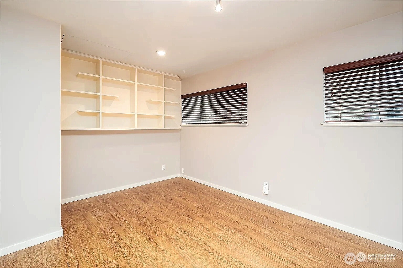 311 Northeast 95th Street Seattle, WA 98115 - Photo 8 of 15