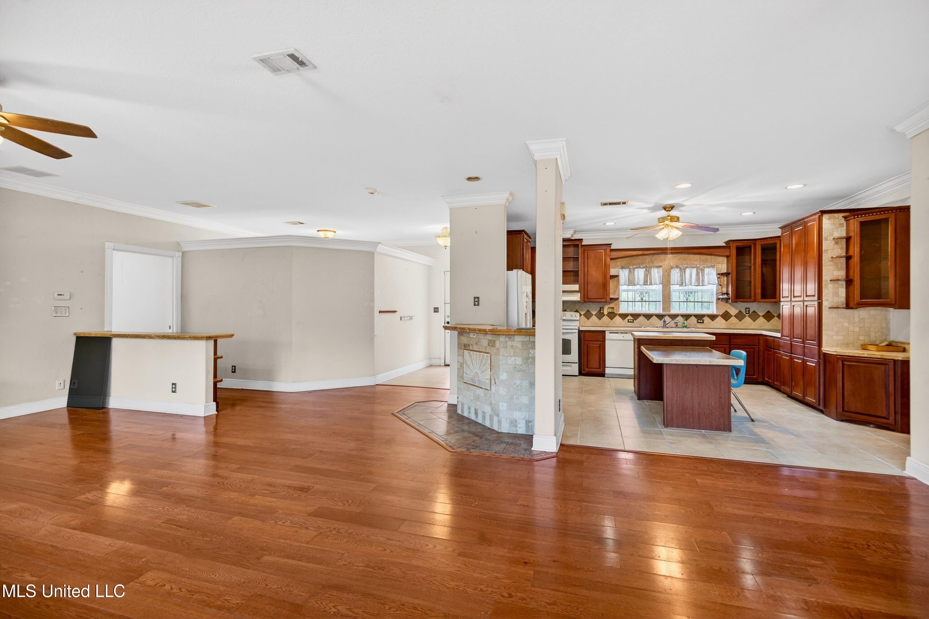 11414 Lorraine Road Gulfport, MS 39503 - Photo 12 of 84 11414LorraineRd-11