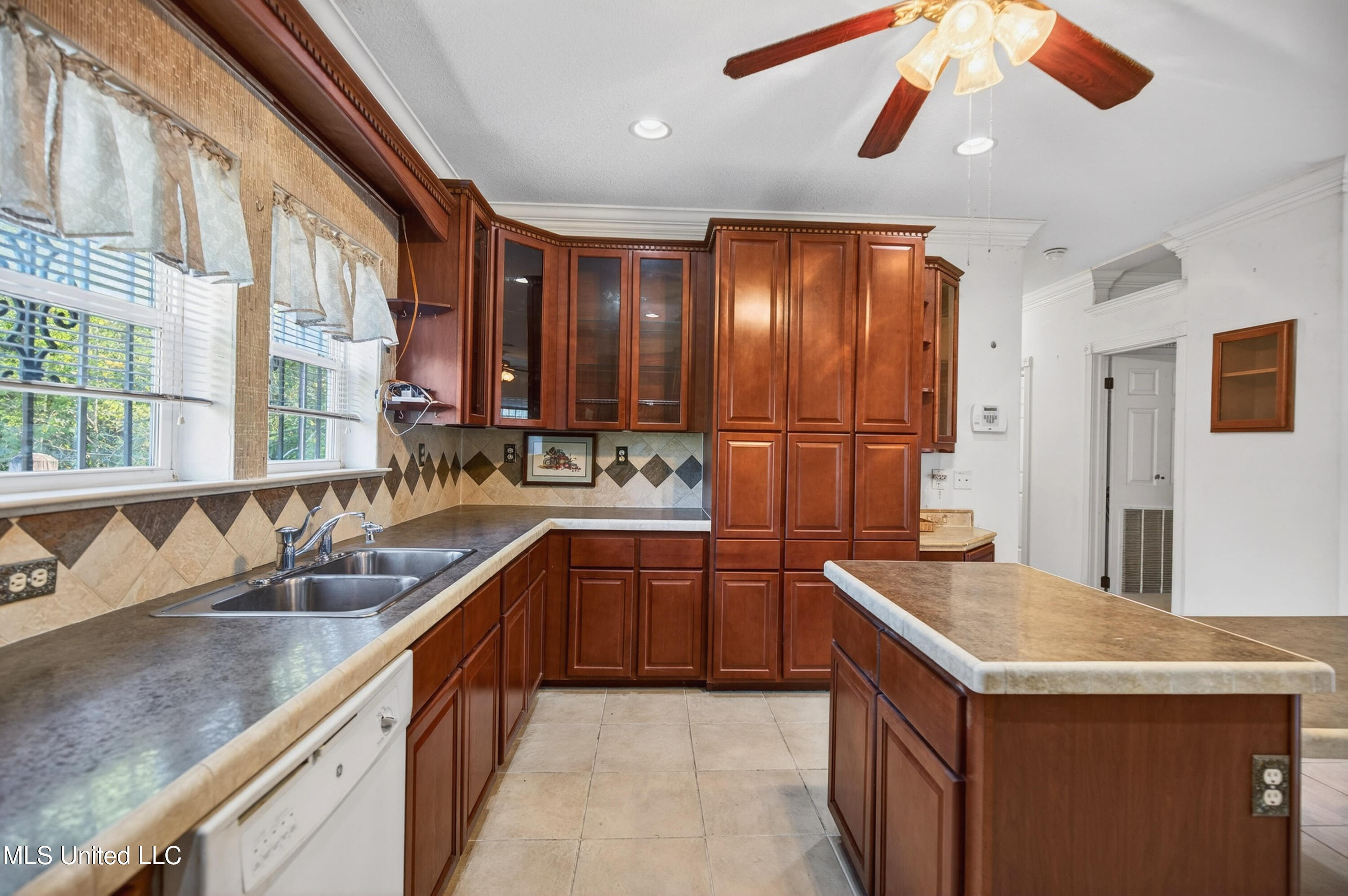 11414 Lorraine Road Gulfport, MS 39503 - Photo 15 of 84 11414LorraineRd-18