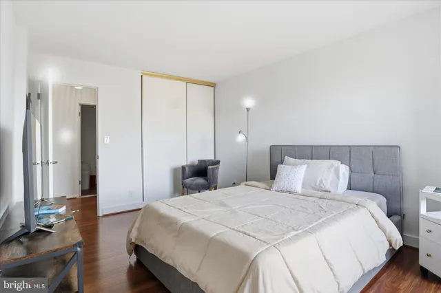 $4,900 | 8340 Greensboro Drive, Unit 1001, McLean, VA 22102