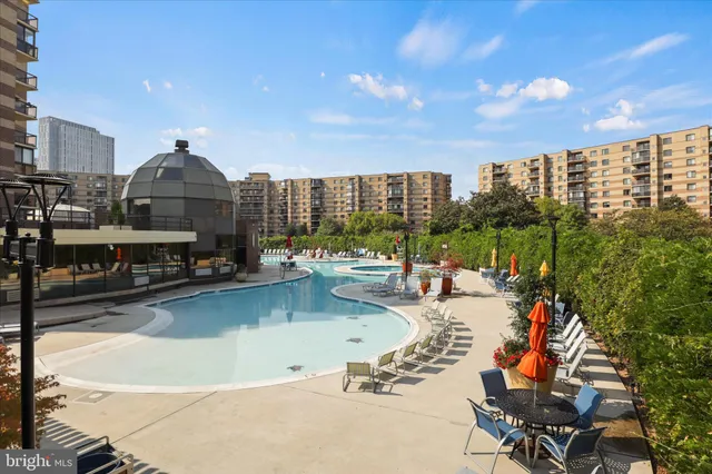 $4,900 | 8340 Greensboro Drive, Unit 1001, McLean, VA 22102