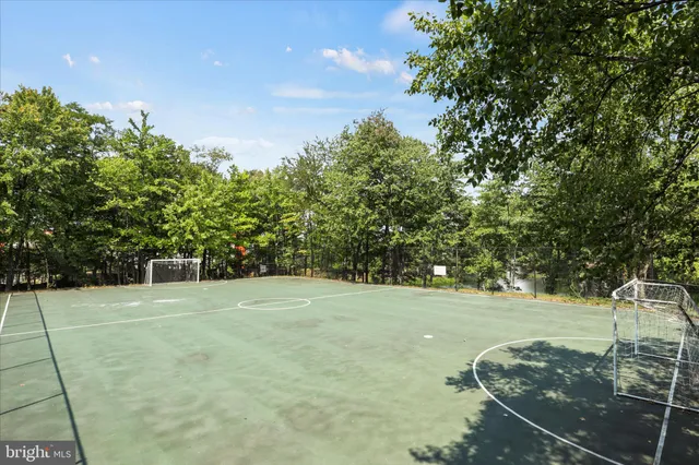 $4,900 | 8340 Greensboro Drive, Unit 1001, McLean, VA 22102