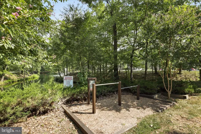 $4,900 | 8340 Greensboro Drive, Unit 1001, McLean, VA 22102