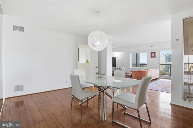 $4,900 | 8340 Greensboro Drive, Unit 1001, McLean, VA 22102