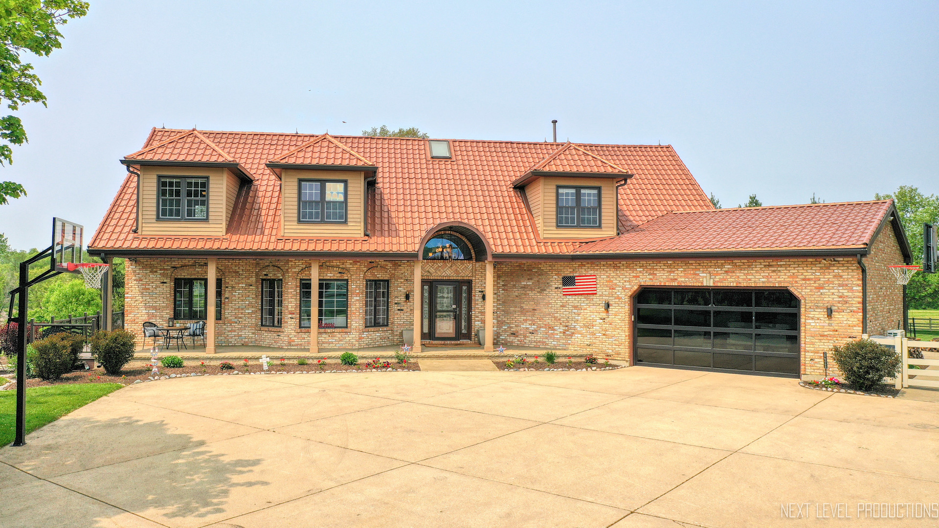 39-w068 Seavey Road Batavia, IL 60510 - Photo 1 of 109 a front view of a house with a yard