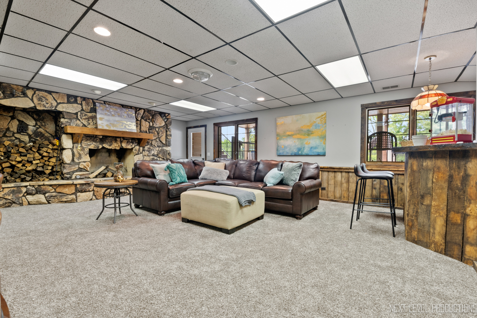 39-w068 Seavey Road Batavia, IL 60510 - Photo 53 of 109 a living room with furniture and a chandelier