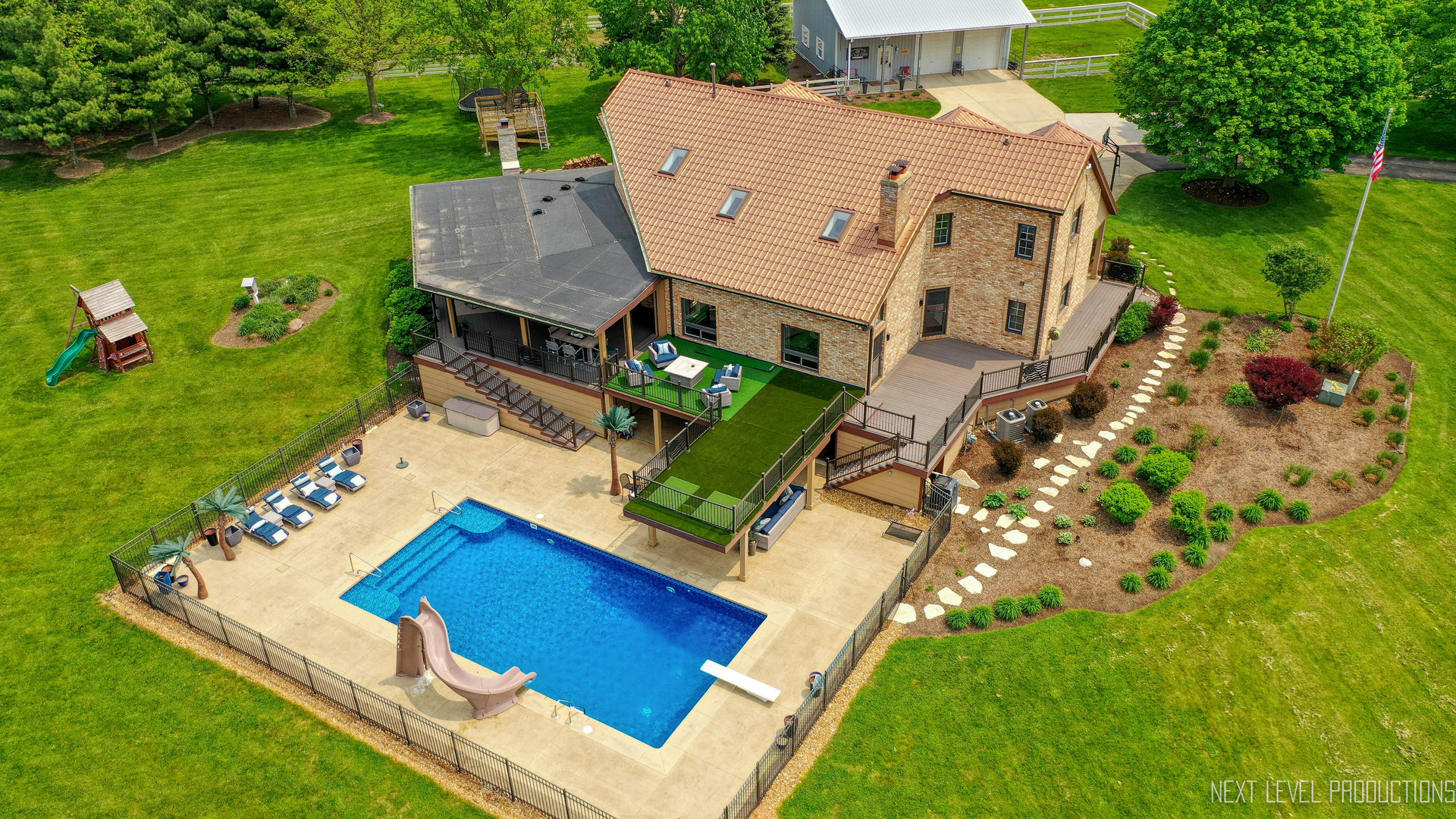 39-w068 Seavey Road Batavia, IL 60510 - Photo 85 of 109 an aerial view of a house with a garden