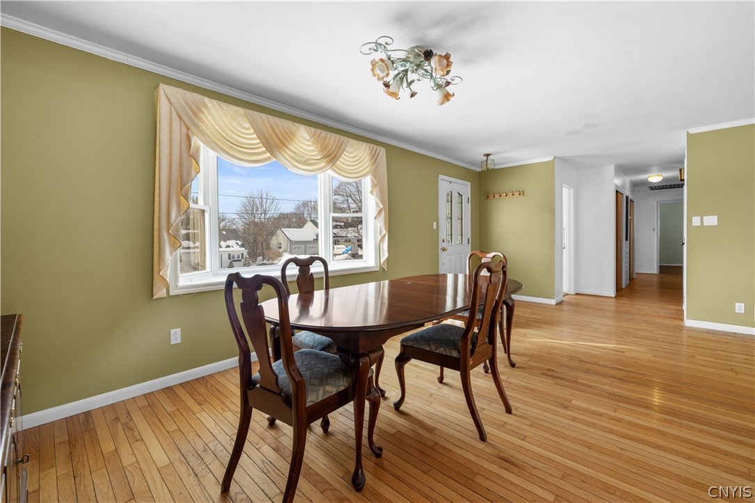 38 Forest Road New Hartford, NY 13501 - Photo 5 of 41