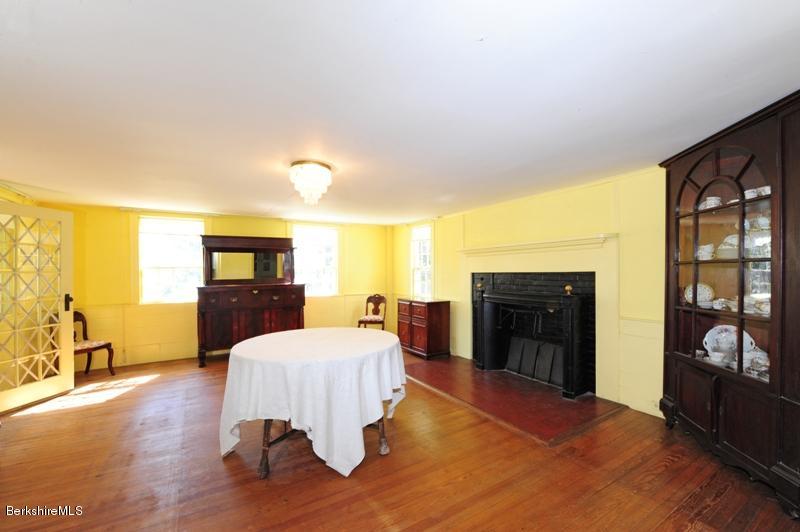 685 North Undermountain Road Sheffield, MA 01257 - Photo 13 of 30 dining room