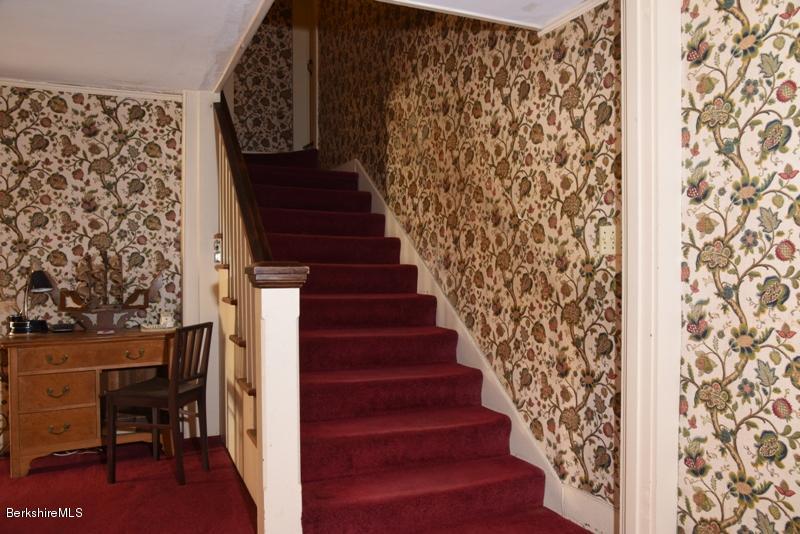 685 North Undermountain Road Sheffield, MA 01257 - Photo 17 of 30 stairwell